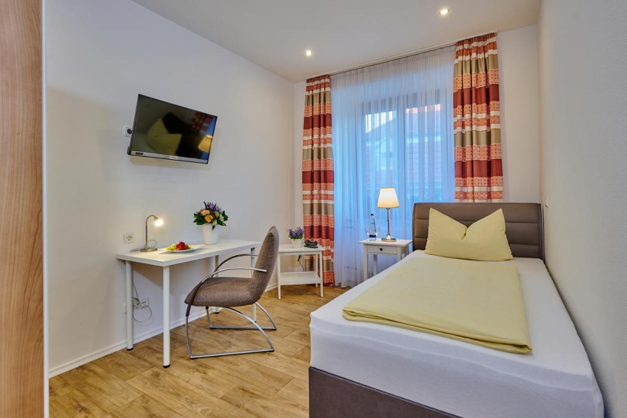 Hotel Restaurant Zum Goldenen Anker Mit Hallenbad & Wellnessbereich Windorf  Esterno foto