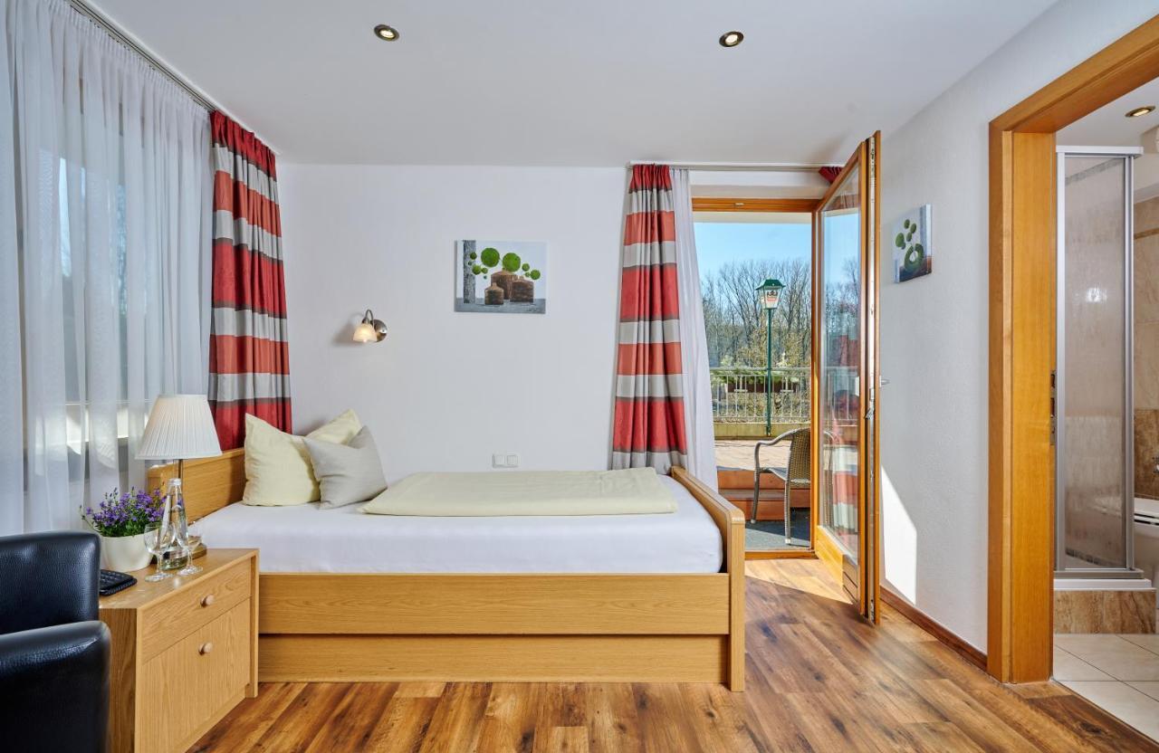 Hotel Restaurant Zum Goldenen Anker Mit Hallenbad & Wellnessbereich Windorf  Esterno foto