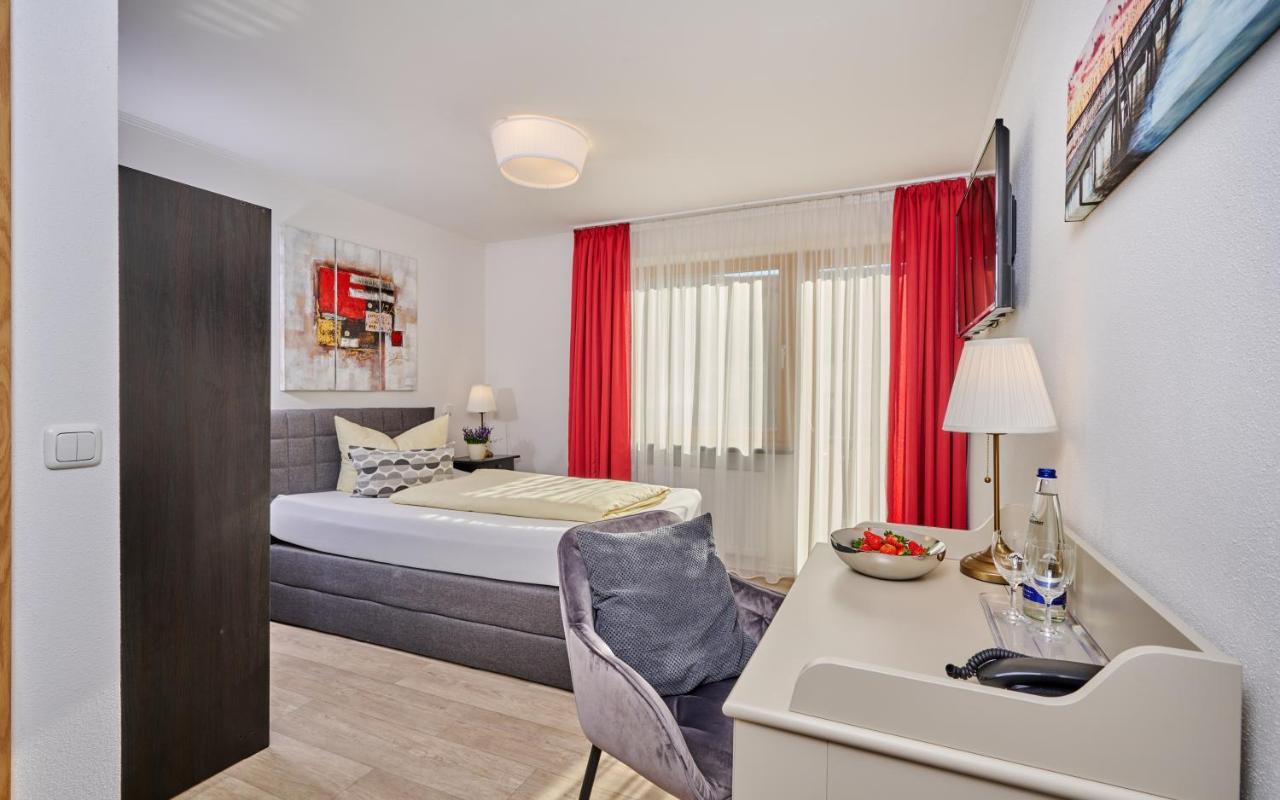 Hotel Restaurant Zum Goldenen Anker Mit Hallenbad & Wellnessbereich Windorf  Esterno foto