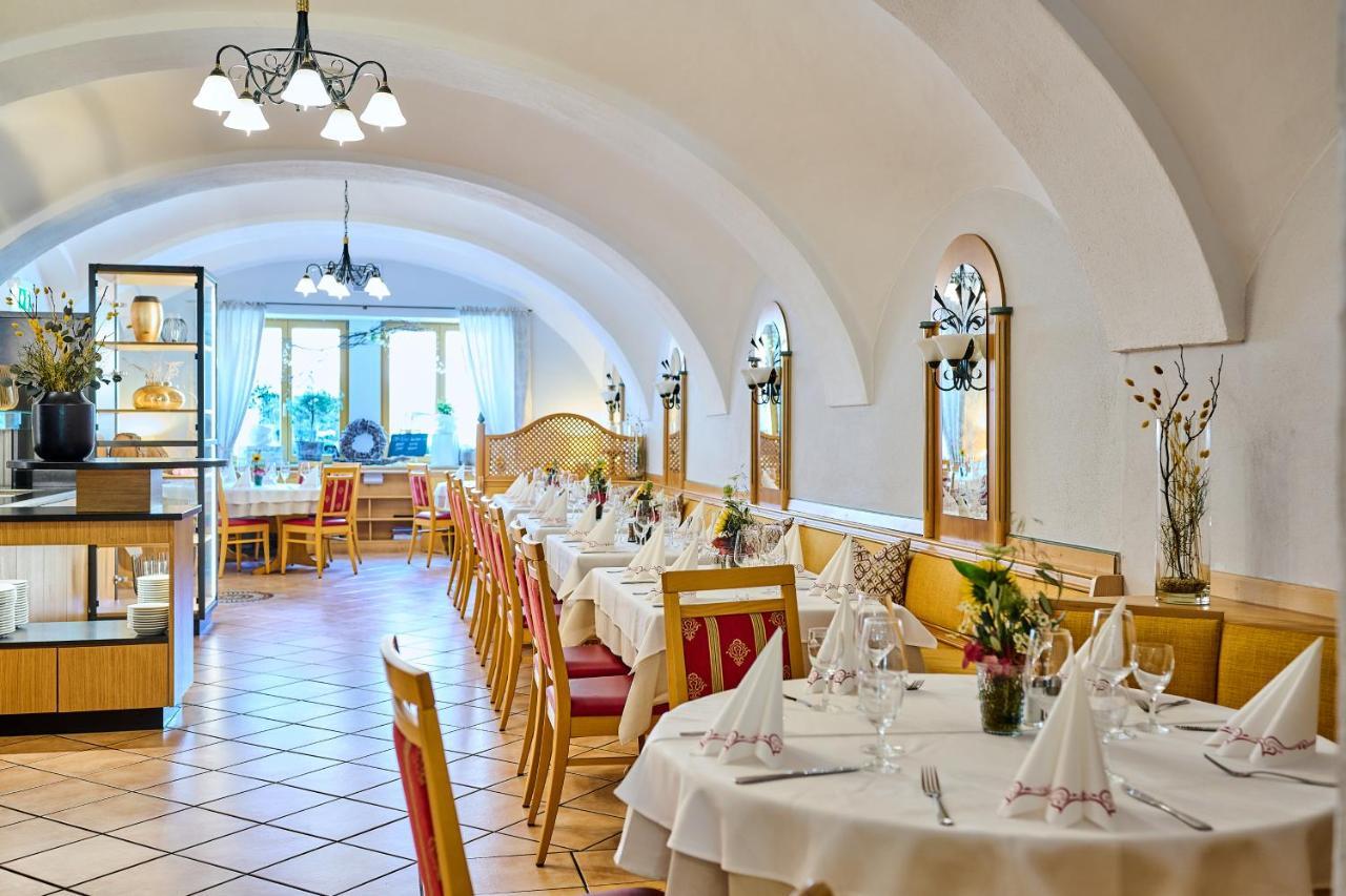 Hotel Restaurant Zum Goldenen Anker Mit Hallenbad & Wellnessbereich Windorf  Esterno foto