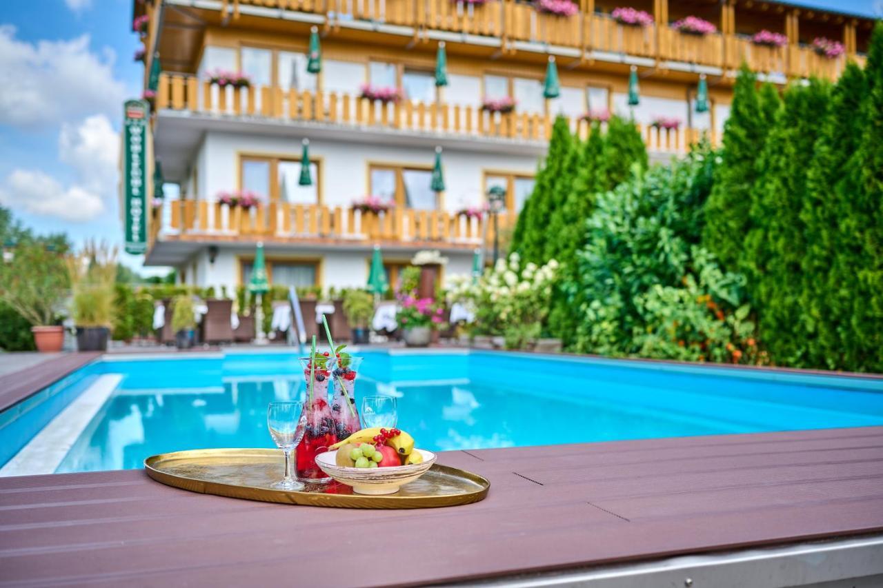 Hotel Restaurant Zum Goldenen Anker Mit Hallenbad & Wellnessbereich Windorf  Esterno foto